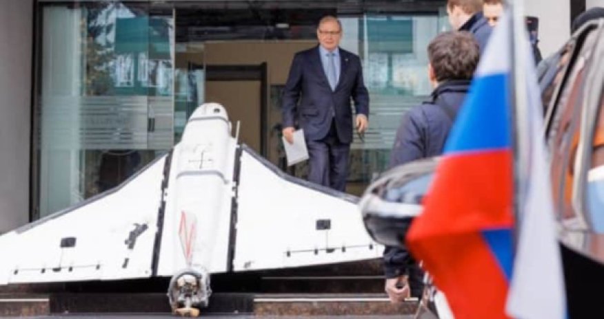 Российский беспилотник у здания МИД Молдовы