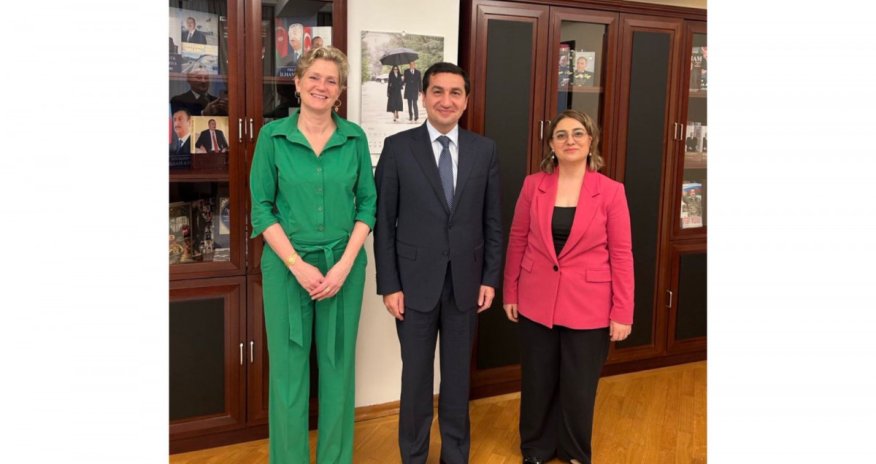 Hikmət Hacıyev Niderland səfiri ilə görüşüb