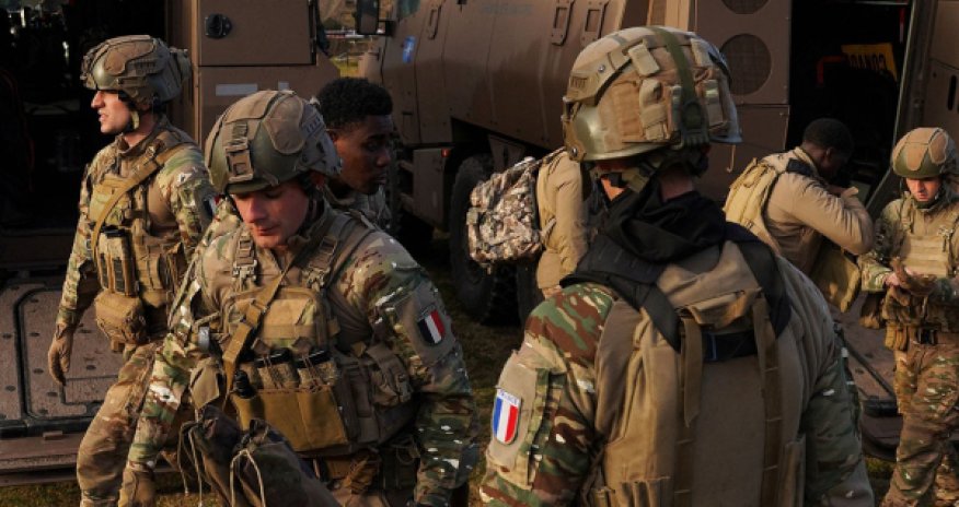 Во Франции готовят новую модель срочной службы