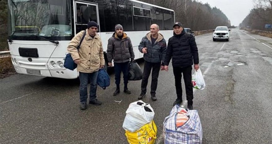 Ukrayna Rusiyaya 14 mülki şəxsi təhvil verib