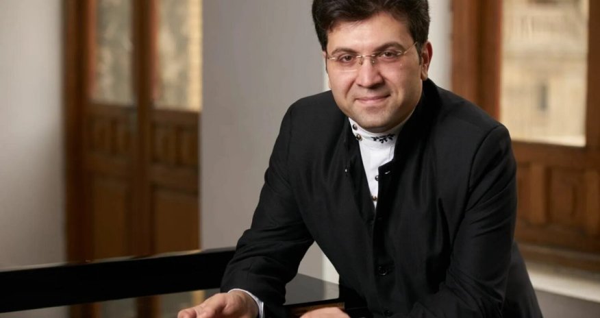 Əyyub Quliyev Dövlət Kamera Orkestrinə dirijor təyin edilib