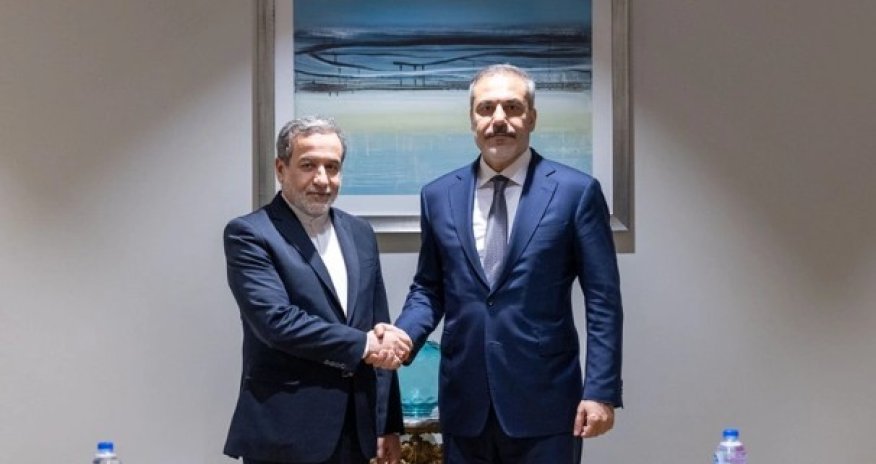 Türkiyə və İran XİN başçıları arasında görüş başlayıb