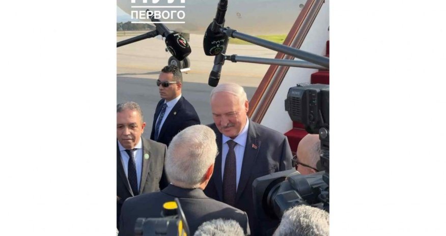 Lukaşenko Əlcəzairə gedib