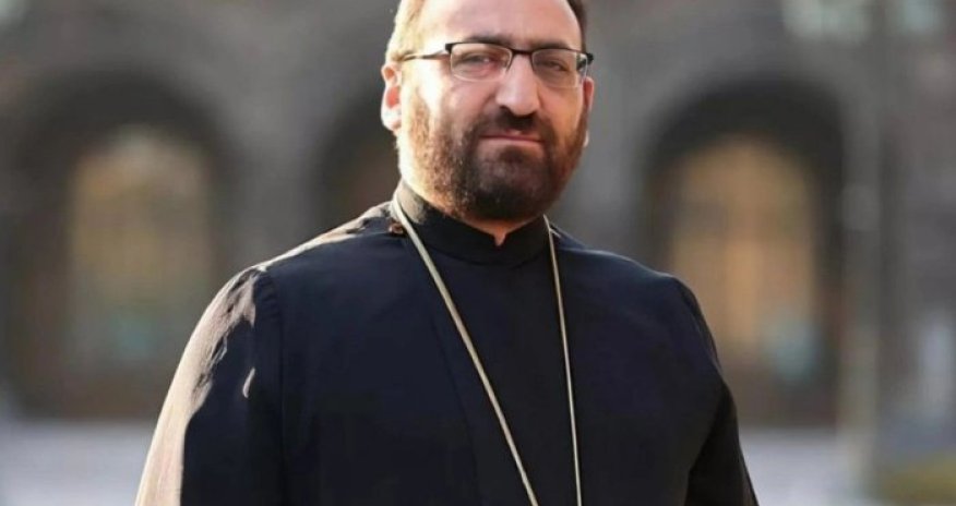 Erməni arxiyepiskop Arşak Xaçatryan saxlanılıb