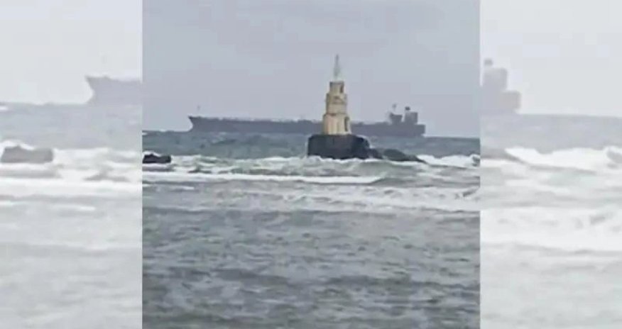 Атакованный украинскими дронами танкер сел на мель у Болгарии