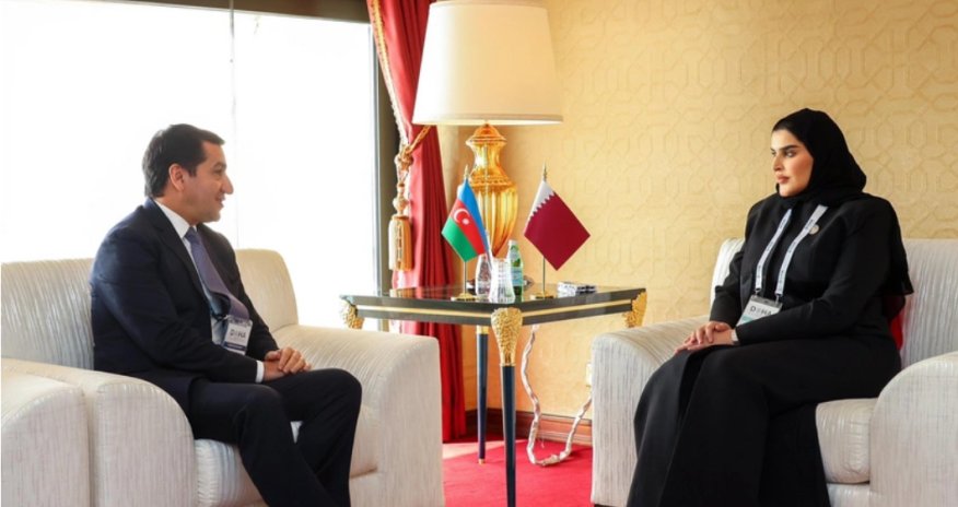 Hikmət Hacıyev Qətərin dövlət naziri ilə görüşüb