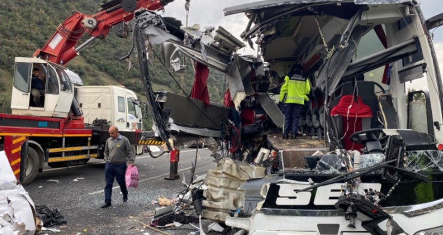 Türkiyədə yol qəzası baş verib - 7 nəfər ölüb,11 yaralı var