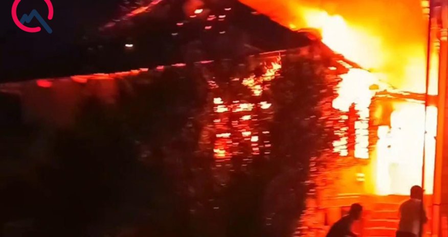 Biləsuvarda 4 otaqlı ev yanıb - Video