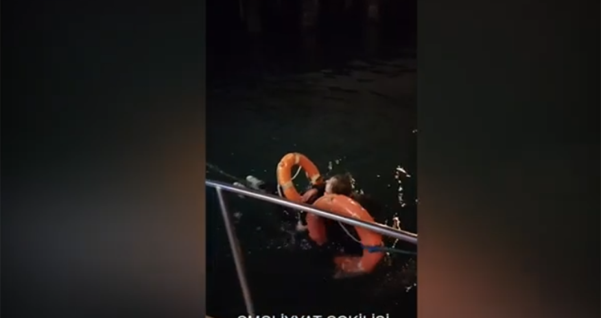 Bulvarıda dənizdə batan şəxs xilas edilib - Video