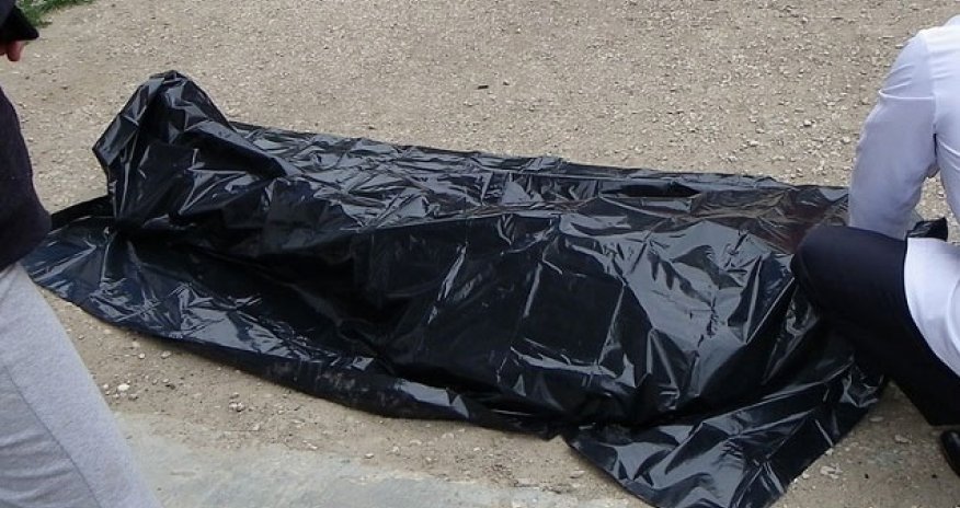 Zaqatalada yardımçı tikilidən kişi meyiti tapılıb
