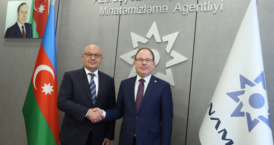 ANAMA chairman meets GICHD director in Baku