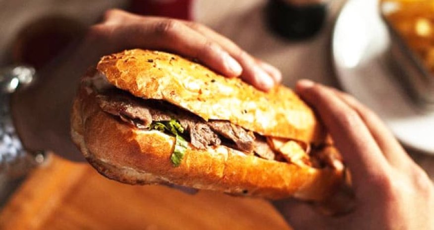 Gəncədə məktəblilər arasında qida zəhərlənməsi: ən azı 8 şagird xəstəxanaya yerləşdirilib