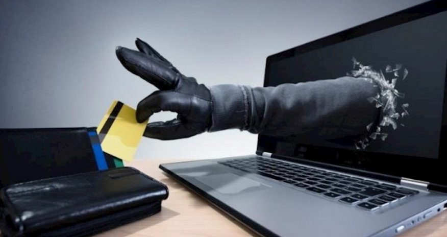 Sumqayıtda oğul anasının kartından oğurladığı pulları arvadının hesabına köçürürmüş