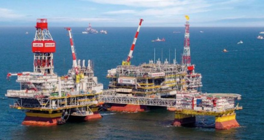 Украинцы поразили российские нефтеплатформы в Каспии