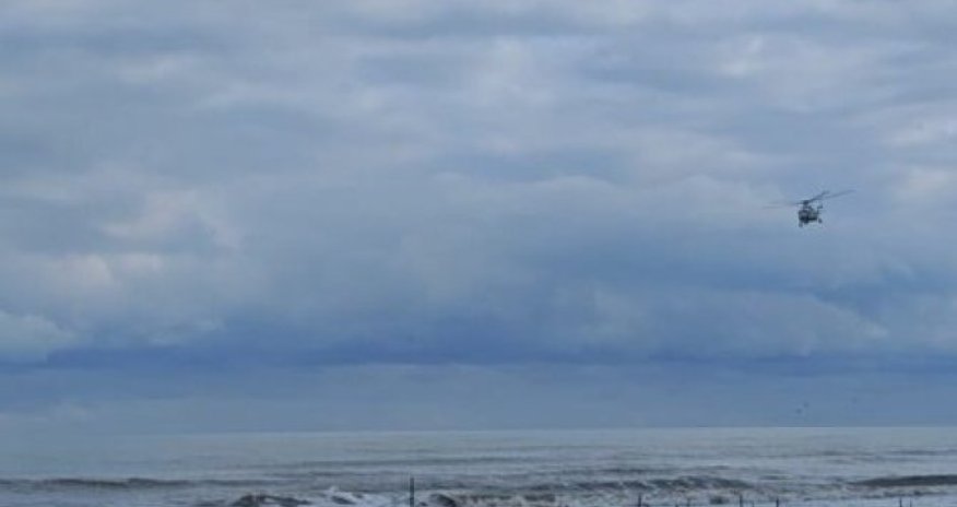 МЧС продолжает поиски рыбаков на Каспии - Bидео