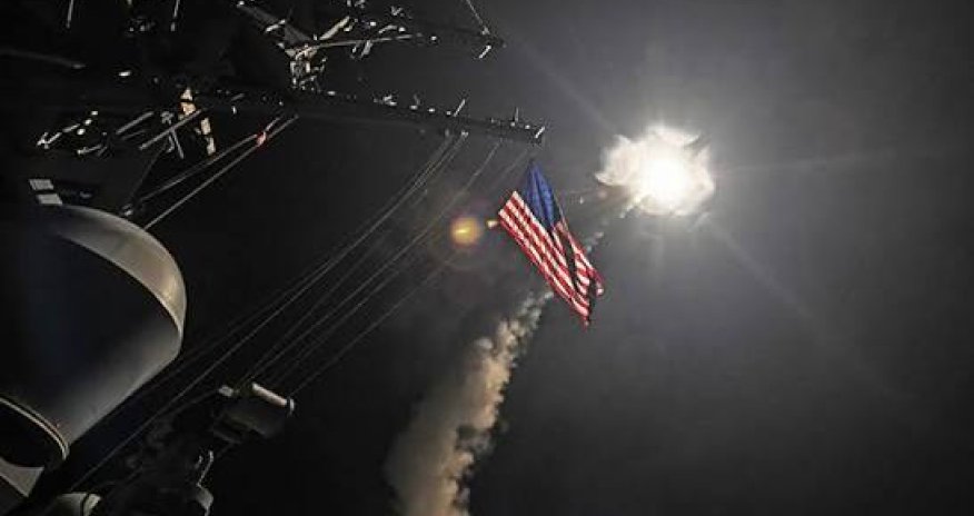 Syria TV: США применили световые бомбы после нападения ИГ на патруль в Сирии