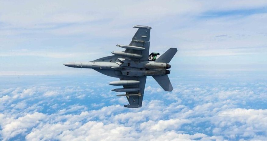 Американские самолеты в небе близ Венесуэлы