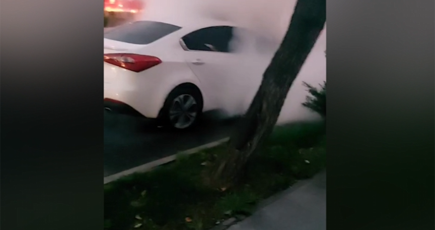 Bakıda avtomobil yanıb