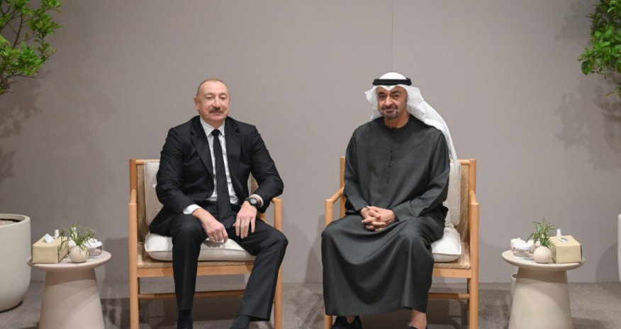 Президент Ильхам Алиев встретился в Абу-Даби с Президентом ОАЭ-