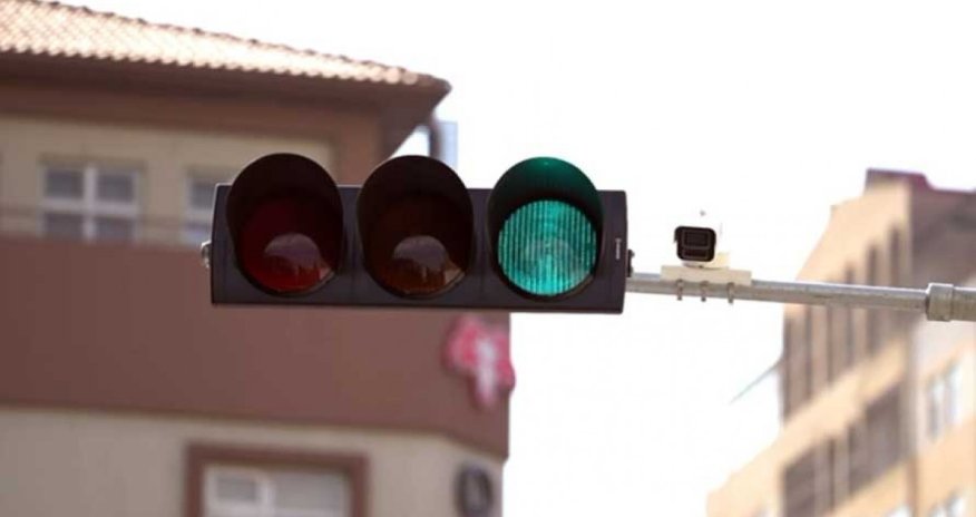 Bakıda ilk dəfə "ağıllı svetoforlar" quraşdırılıb