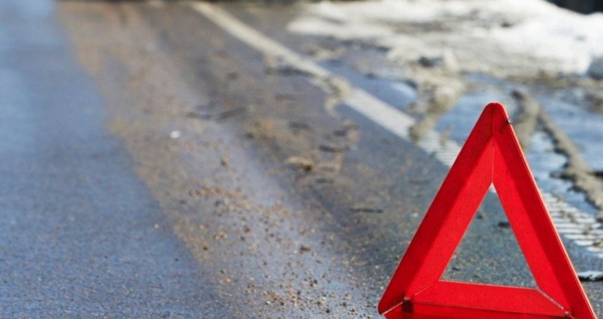 Sabunçuda avtomobil aşıb: ölən var