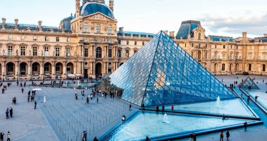 Luvr fəaliyyətini bərpa edib