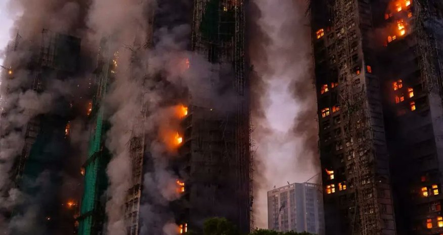 Число жертв пожара в Гонконге достигло 161