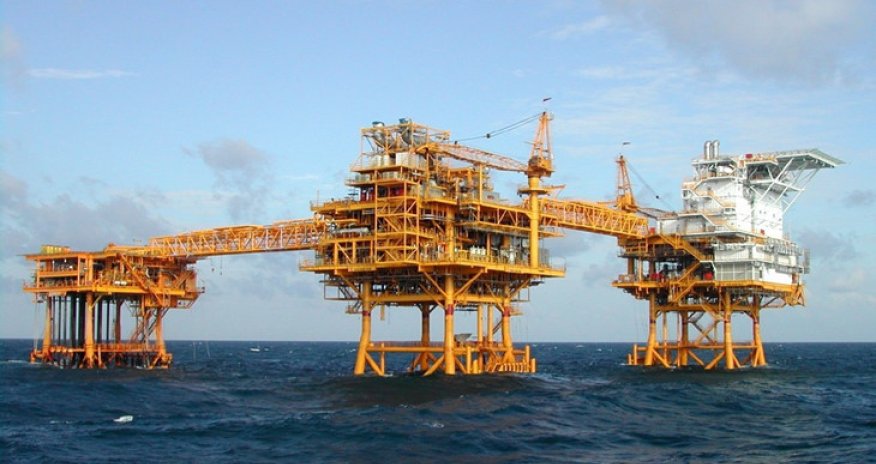 Рекордный объем нефти и газа добыт с крупнейшего морского месторождения КНР