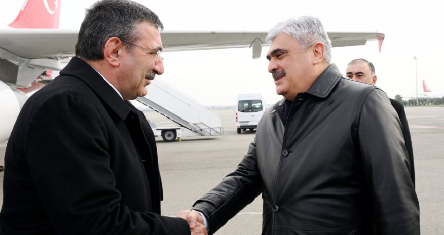 Cevdet Yılmaz Azərbaycana gəlib