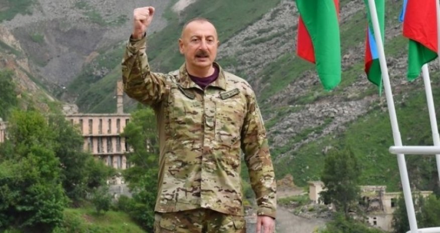 Deputatlar parlamentdə Prezidenti təbrik ediblər