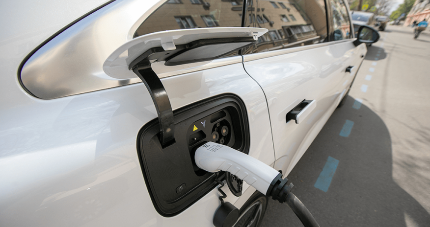 Aİ-də elektromobillərin satışı 44% artıb