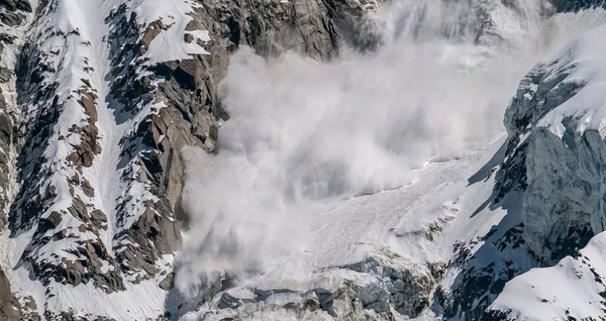 В Греции четыре человека погибли из-за схода лавины в горах Вардусия