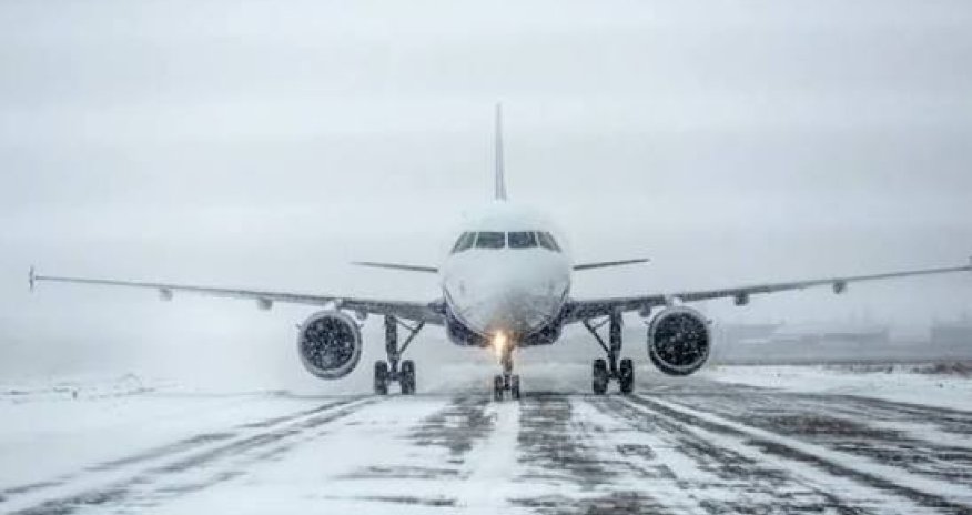 Bloomberg: В США отменили более 1,6 тыс. рейсов из-за снегопада