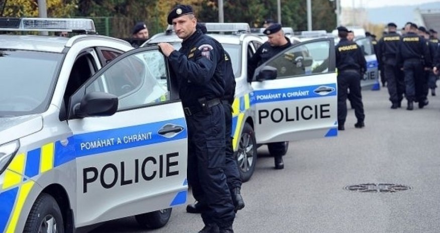 В Чехии полиция эвакуировала людей из ТЦ из-за угрозы стрельбы