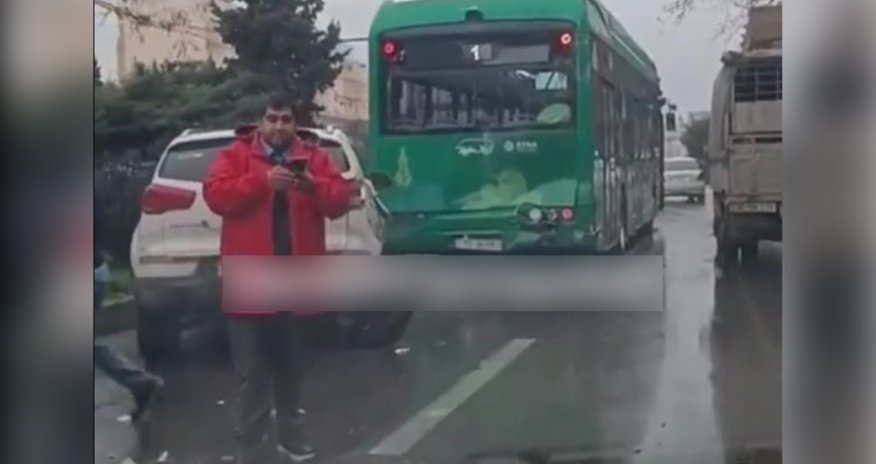 Bakıda marşrut avtobusları toqquşub, xəsarət alan var