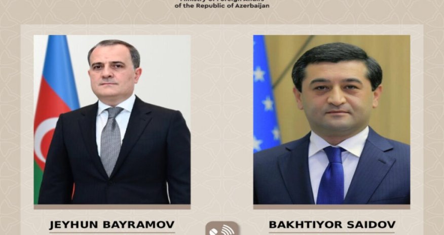 Ceyhun Bayramov özbəkistanlı həmkarı ilə regional məsələləri müzakirə edib