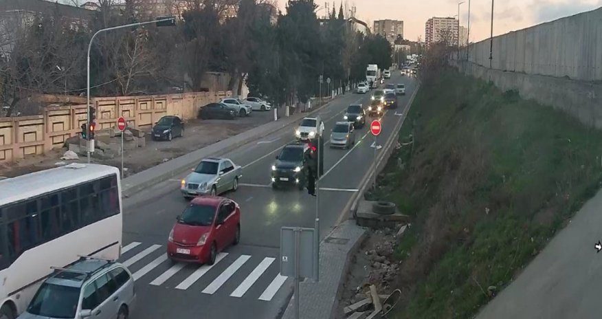 Binəqədidə yol hərəkətində dəyişiklik edilib