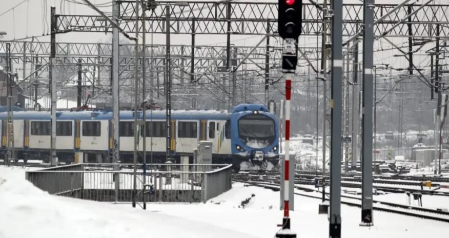 В Польше из-за непогоды и технических проблем произошли перебои в движении поездов