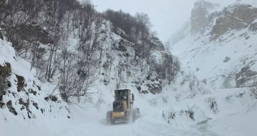 Türkiyədə 3 nəfər qar uçqununa düşüb, axtarış aparılır