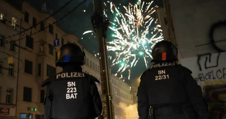В новогоднюю ночь в Германии погибли два человека, арестованы 400