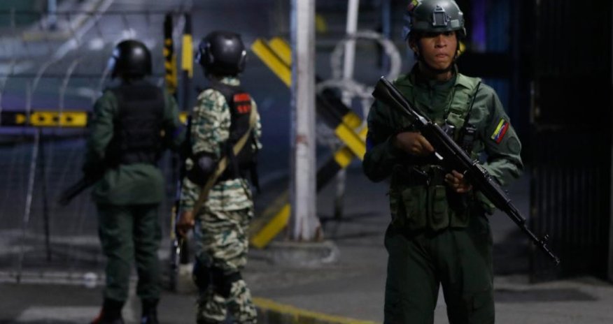 Военные охраняют дворец президента Венесуэлы