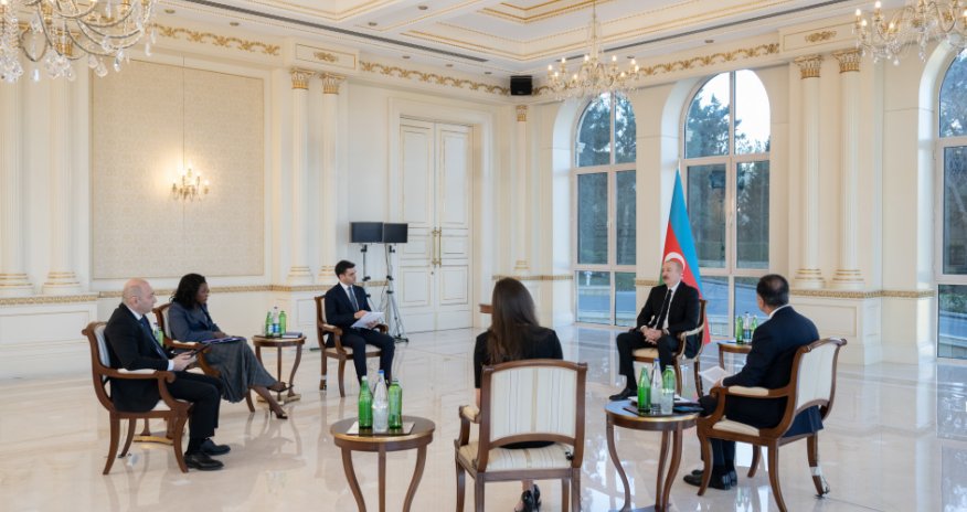 Интервью Ильхама Алиева местным телеканалам - Видео