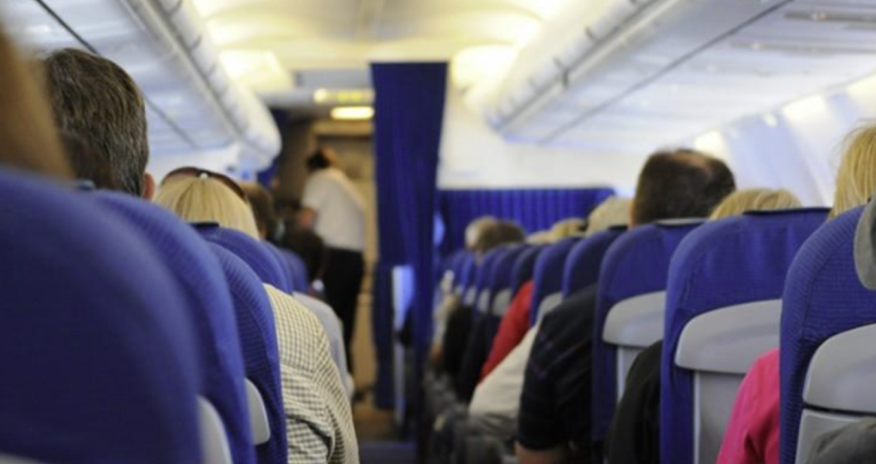 Praqa aeroportunda sərnişindən qabaq təyyarəyə girməyə cəhd edilən şəxs saxlanılıb