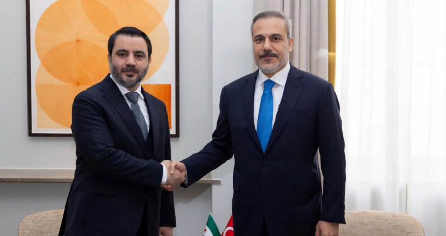 Hakan Fidan Parisdə suriyalı həmkarı ilə görüşüb