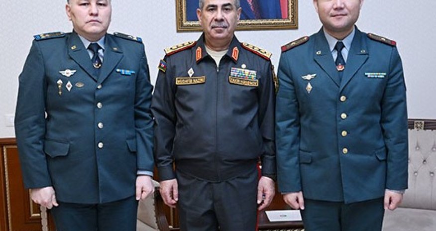 Qazaxıstanın yeni hərbi attaşesi Azərbaycanda təqdim olunub