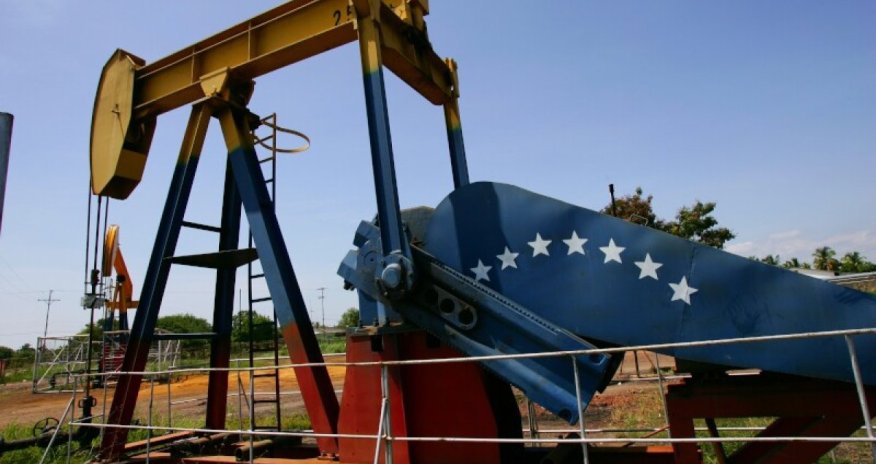 Американцы приступили к торговле венесуэльской нефти