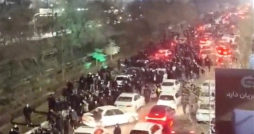 В Тегеране задержали более 100 протестующих