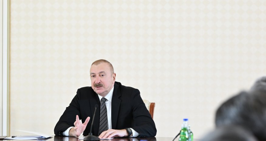 Aliyev says heavy rain paralyses urban transport