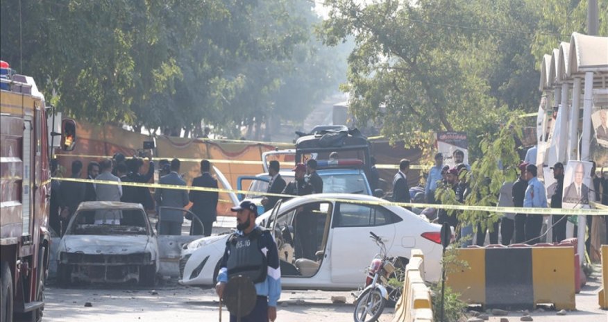 Pakistanda partlayış nəticəsində yeddi polis əməkdaşı ölüb