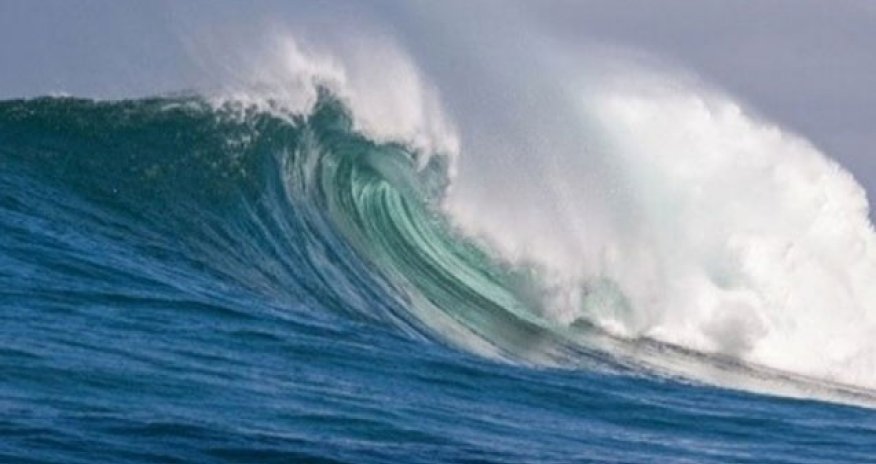 Sabah dənizdə dalğanın hündürlüyü 6.5 metrə çatacaq - Xəbərdarlıq